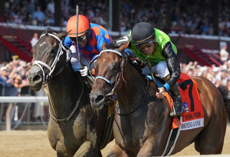 Thorpedo Anna - the Personal Ensign - credit Joe Labozzetta - Coglianese Photo
