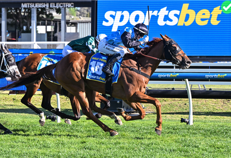 Half Yours - Credito: Racing Photos - Sky Racing World