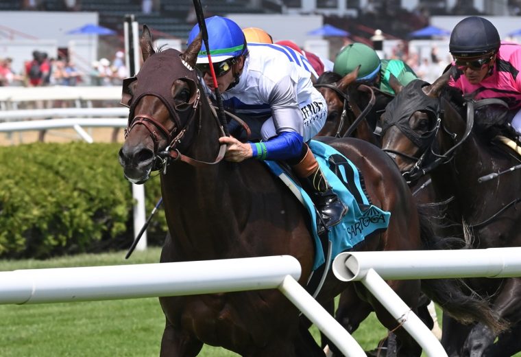 West End Kid - Pennine Ridge credit Chelsea Durand - Coglianese Photo